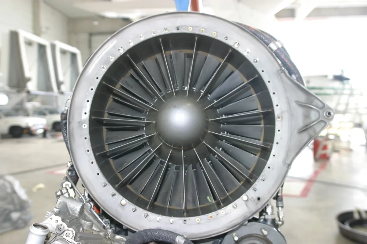 Flugzeug Triebwerk – Luftfahrtindustrie